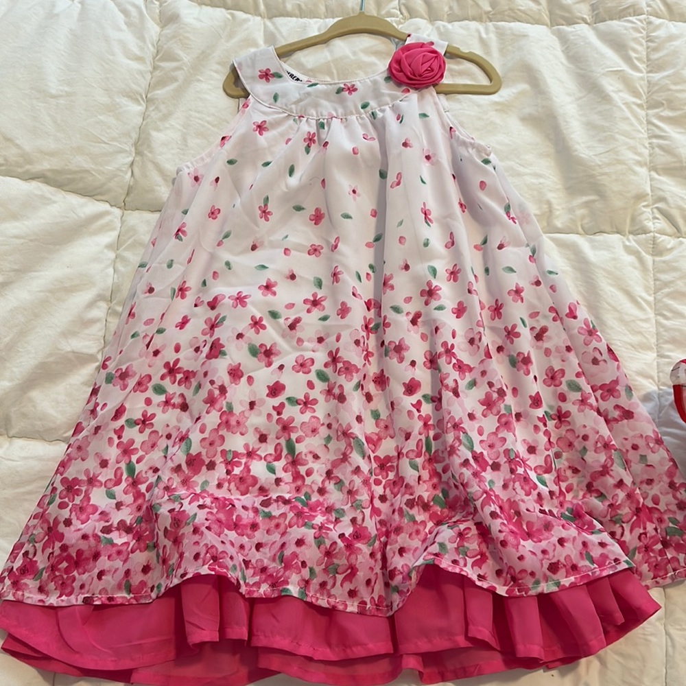 Size 5 toddler dress never used